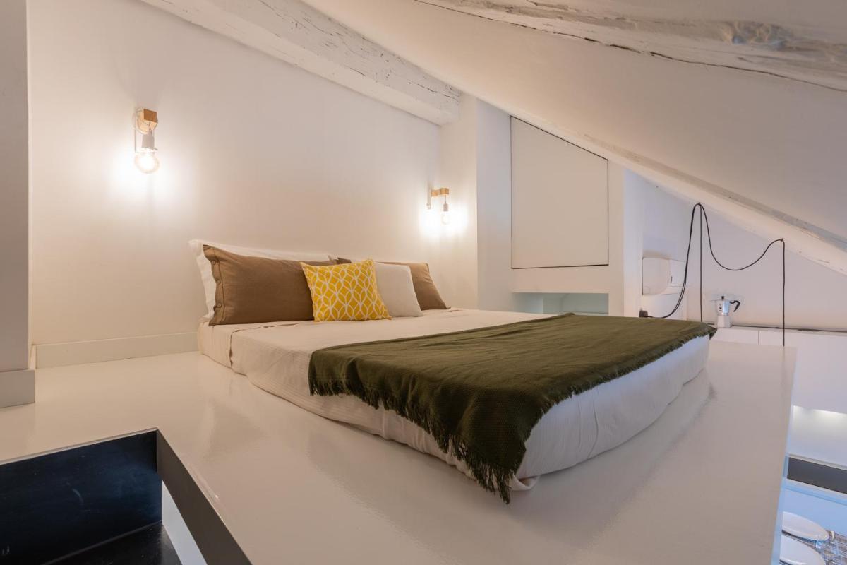 Mansarda in Bianco by Wonderful Italy - Housity