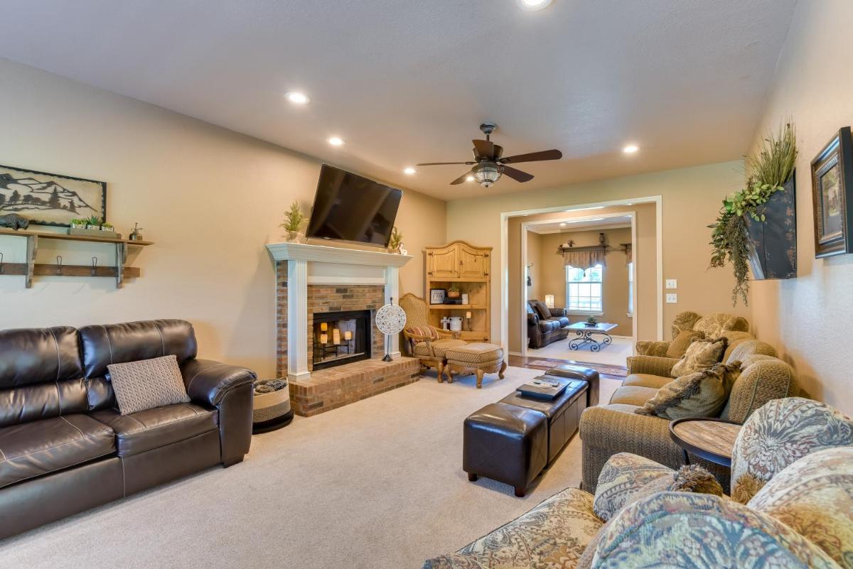 15-Acre Retreat By Skiatook Lake and Downtown Tulsa - Housity