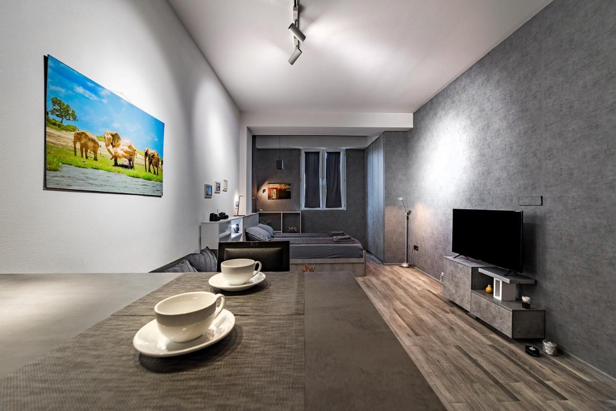 Suitetrails - Artist's Apartment at the Station