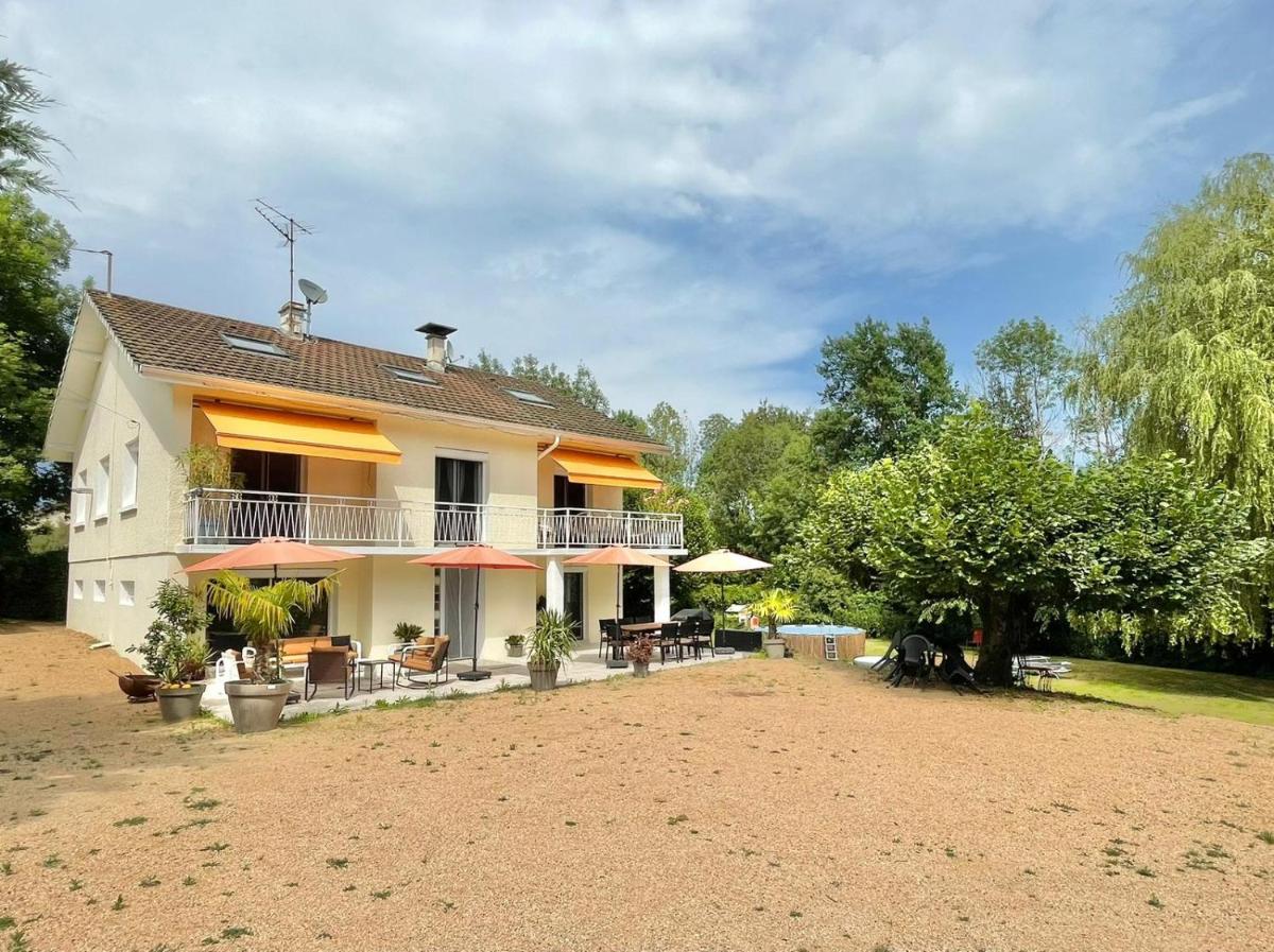 Charmante Spacieuse - Housity