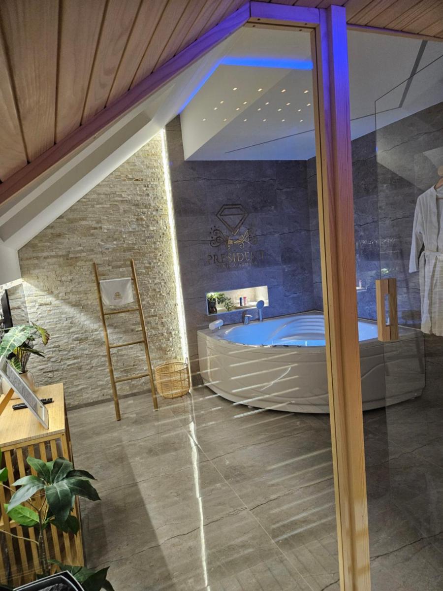 Delux apartman President Centar II - Housity