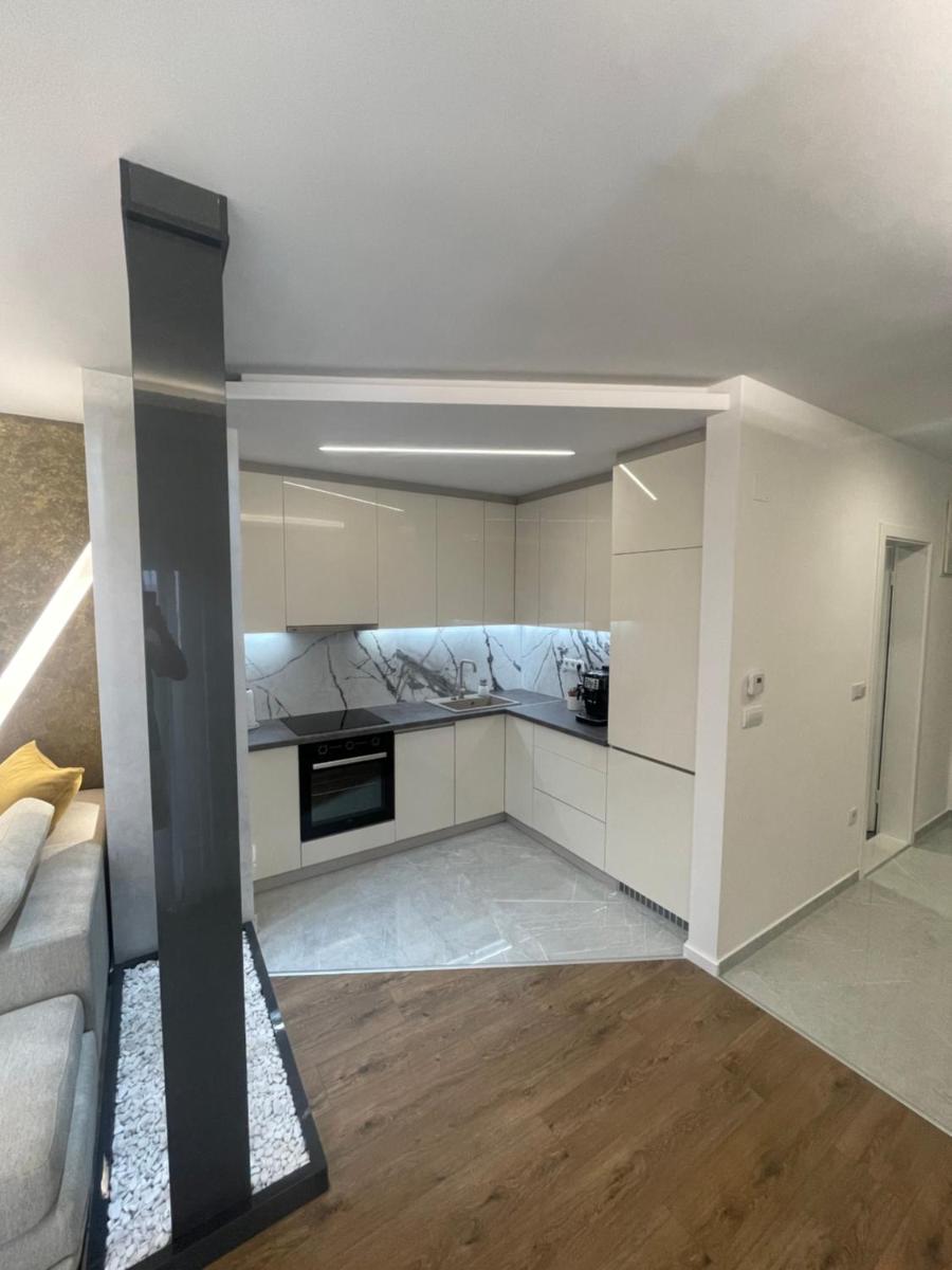 Delux apartman President Centar II - Housity