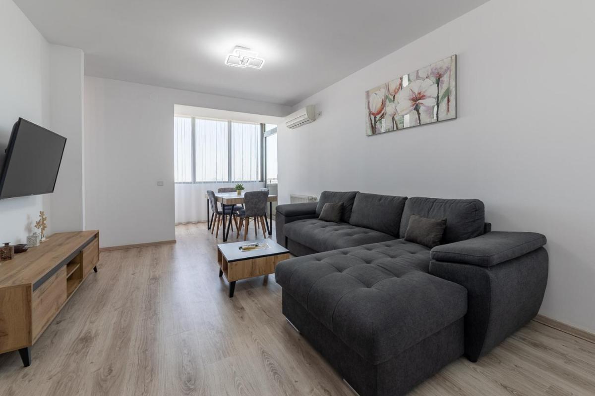Monaco Grand Apartments By CityBookings - Housity