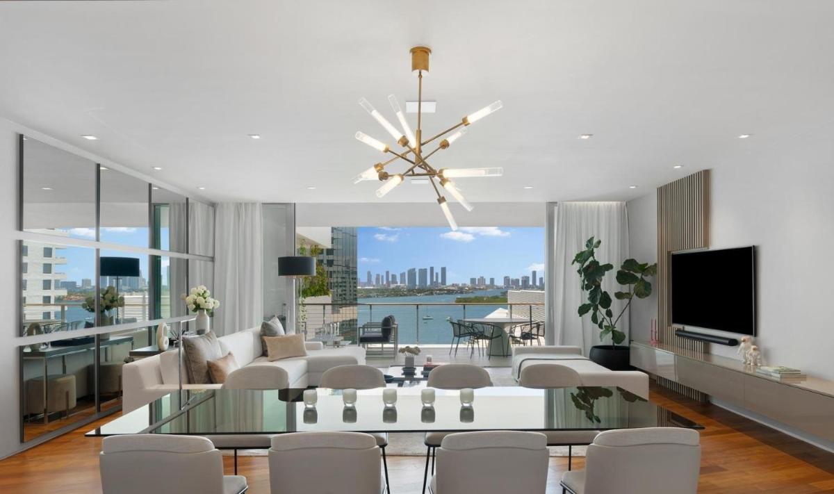 Suitetrails - Luxurious Skyline Views Residence in Miami