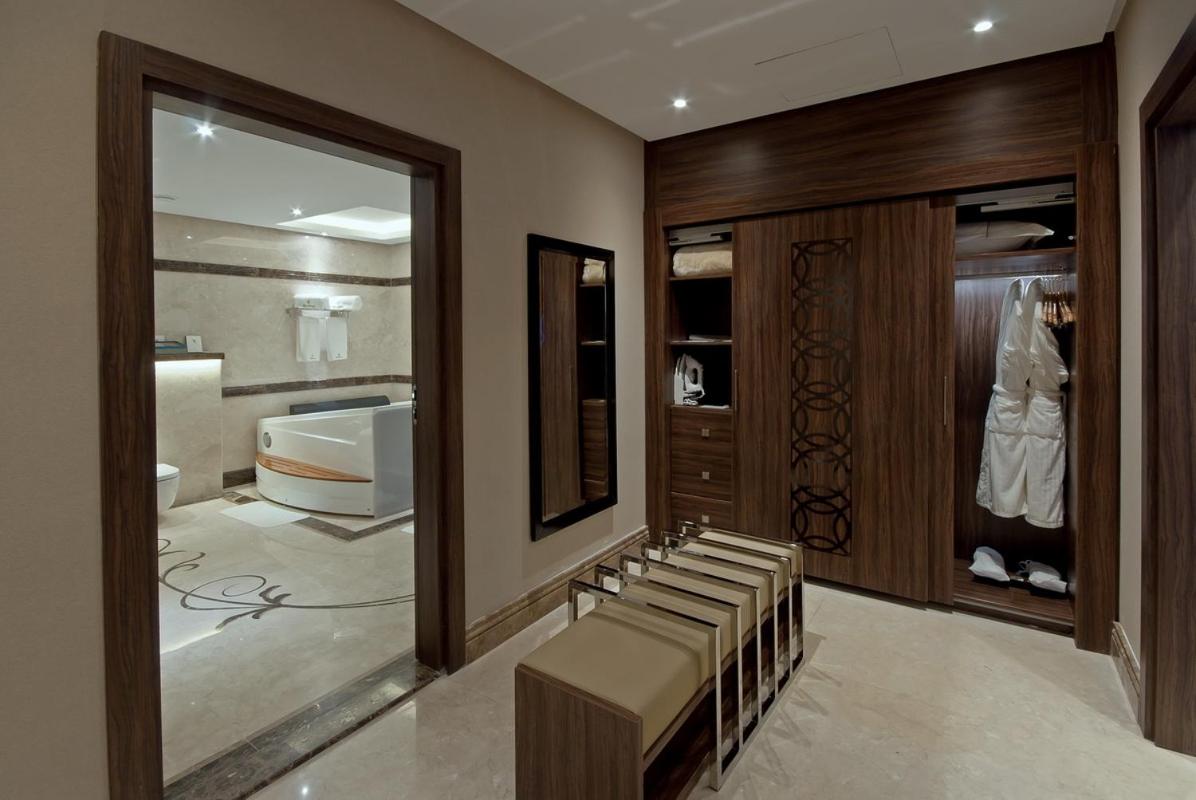Casablanca Grand Hotel - Housity
