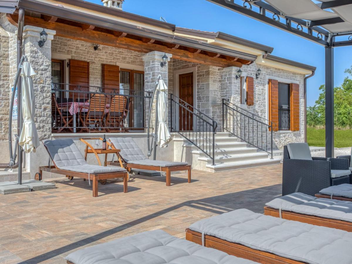 Holiday Home Villa Elida by Interhome - Housity