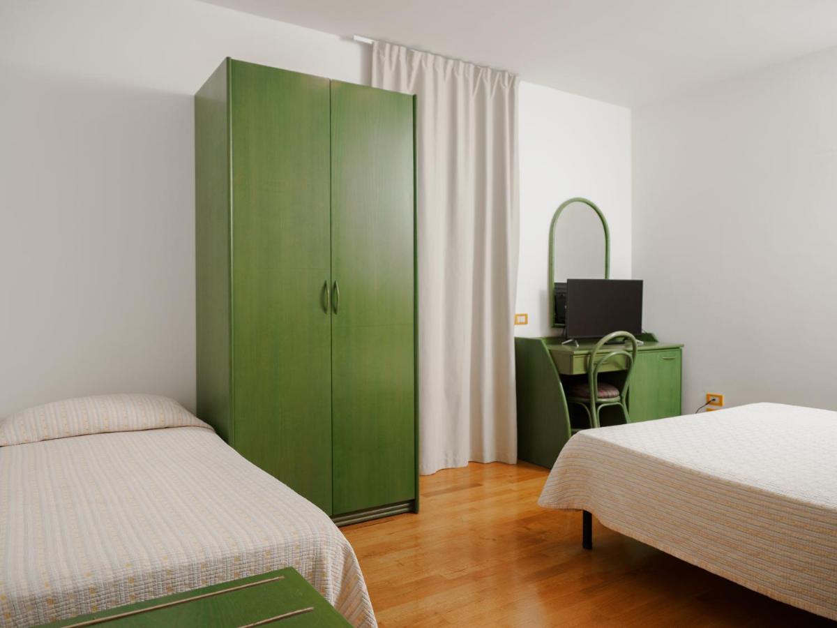 Hotel Altamira - Housity