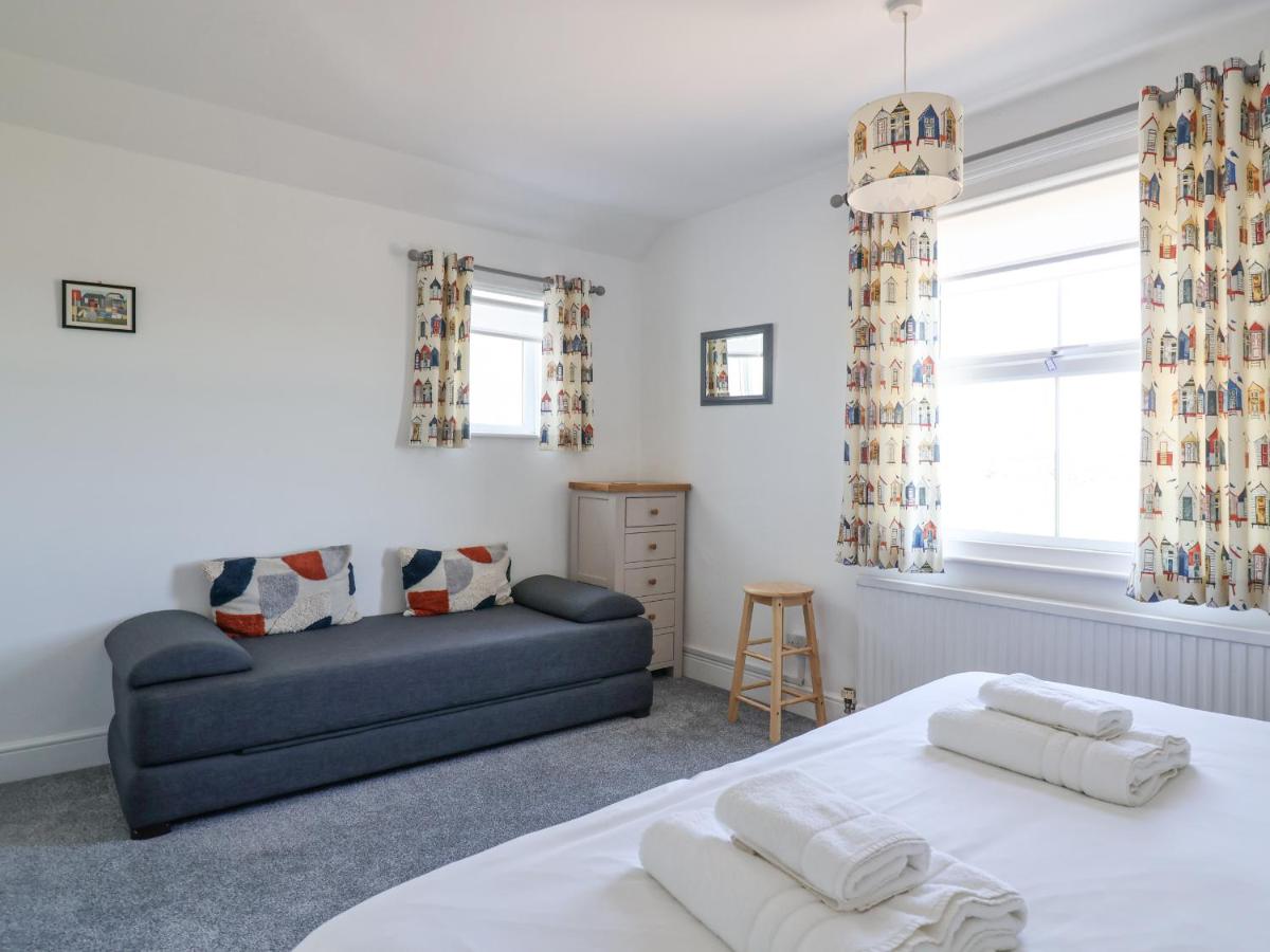 Time Out, Southwold - Housity