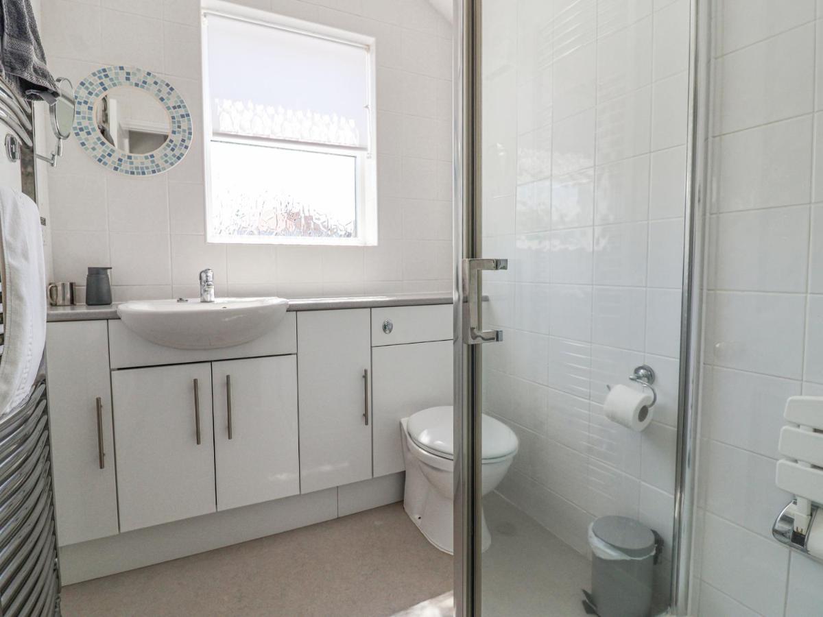 Time Out, Southwold - Housity