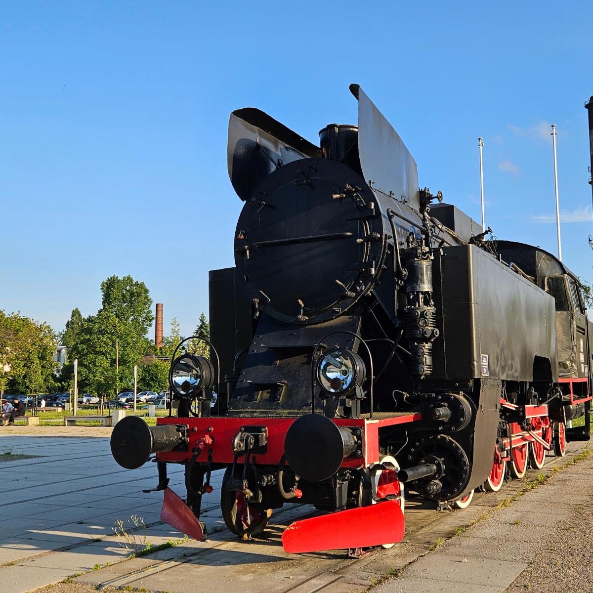 Artystyczna przestrzeń przy Zabytkowym Dworcu - Housity