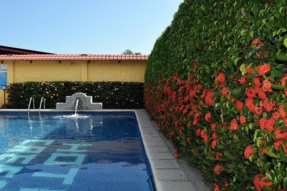 Hotel Los Crestones - Housity