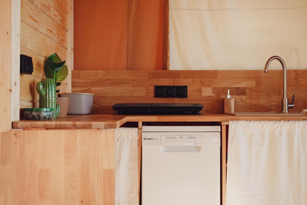 Glamping Mazury - Przystań Jeziorany - Housity