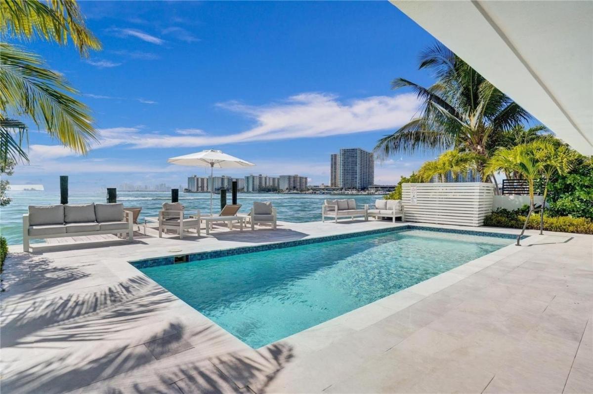 Suitetrails - Waterfront Residence with Panoramic Bay Views in Miami