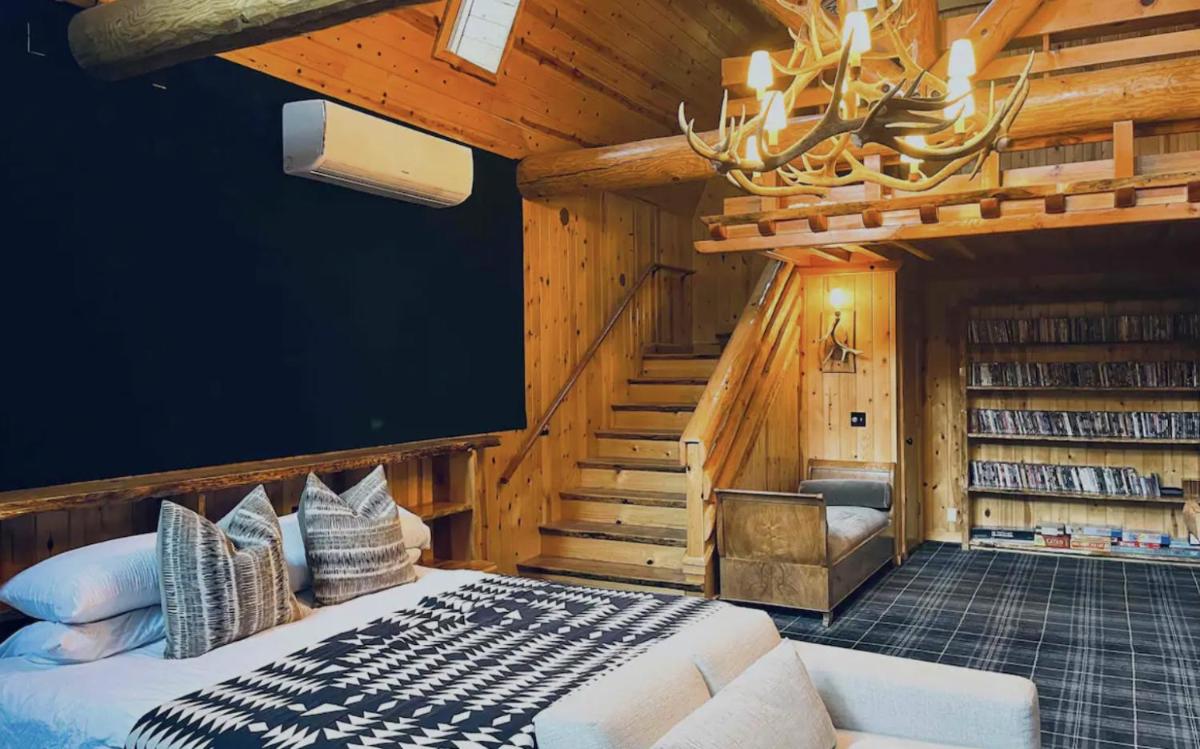 The Fireside Inn - Housity