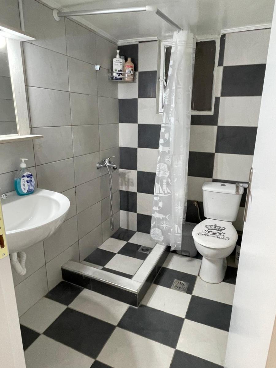 Suitetrails - Nikea apartment near Pireus port and metro st III