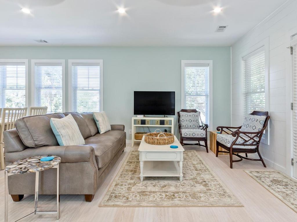 Coastal Livin - Housity