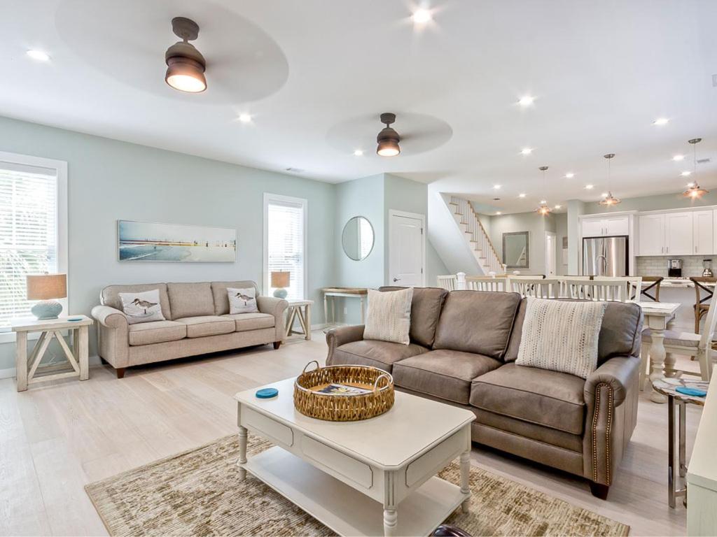 Coastal Livin - Housity