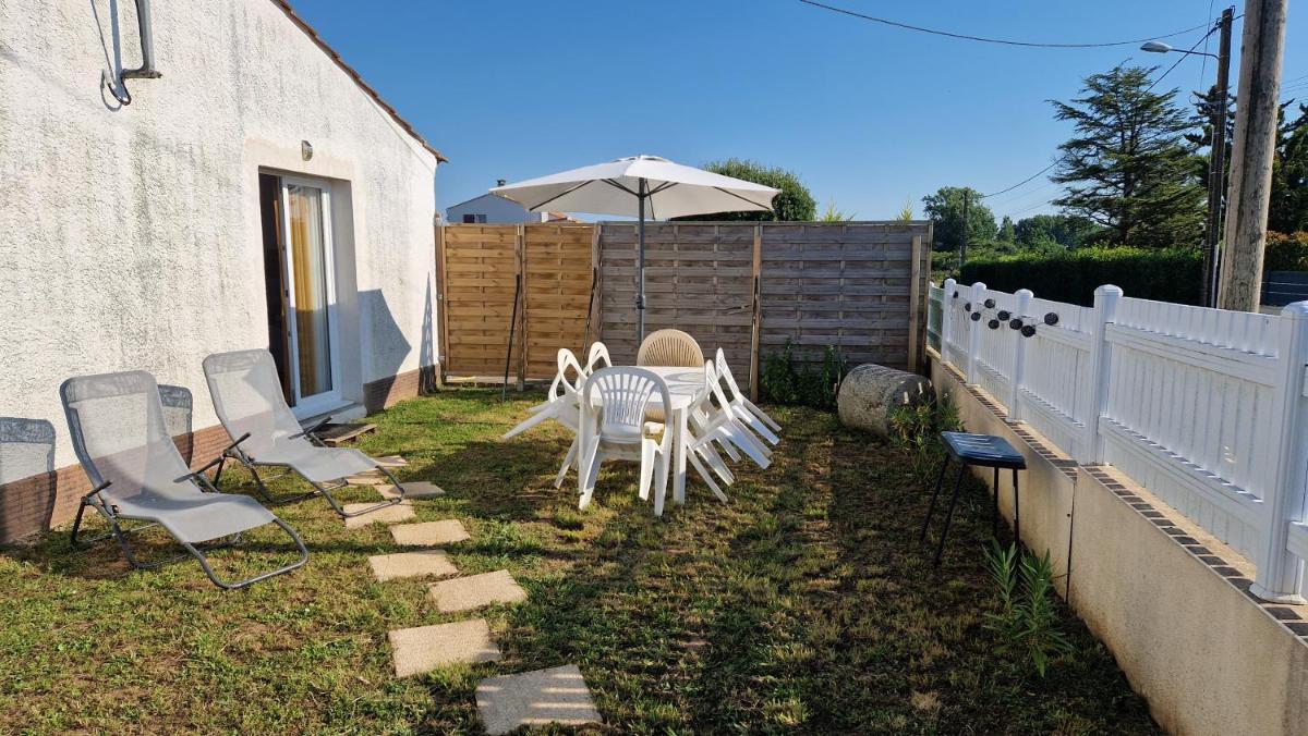 Belle petite maison neuve avec jardin privatif - Housity