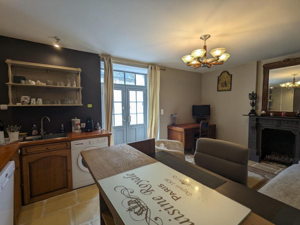 Charmant loft dans la vieille ville, parking gratuit proche, proche château Naillac - FR-1-591-65 - Housity