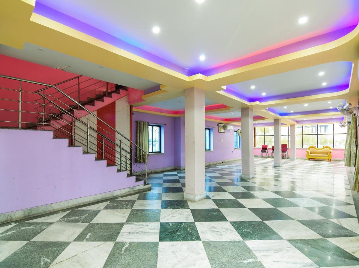 OYO Flagship Hotel Red Velvet - Housity