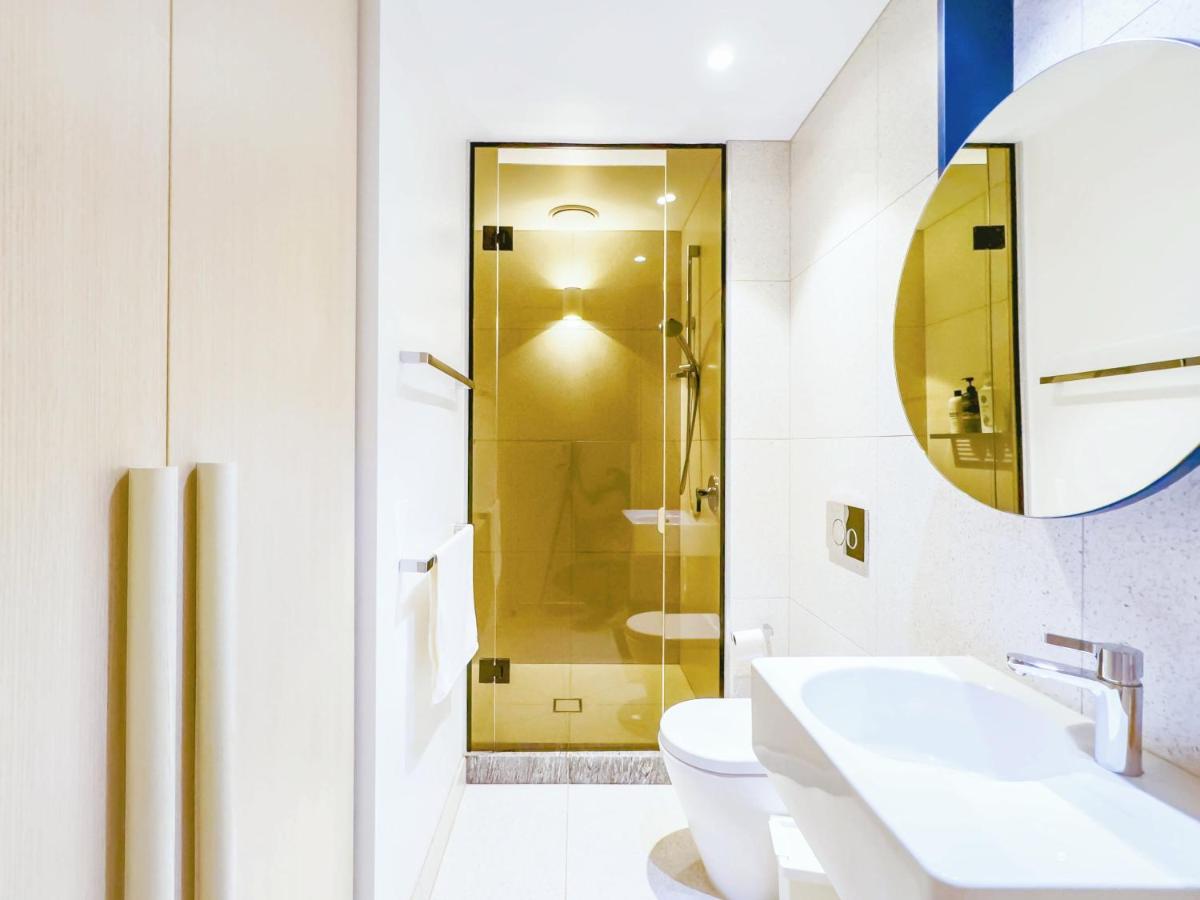 Fawkner Residence 1B2B condo Smart TV - Housity