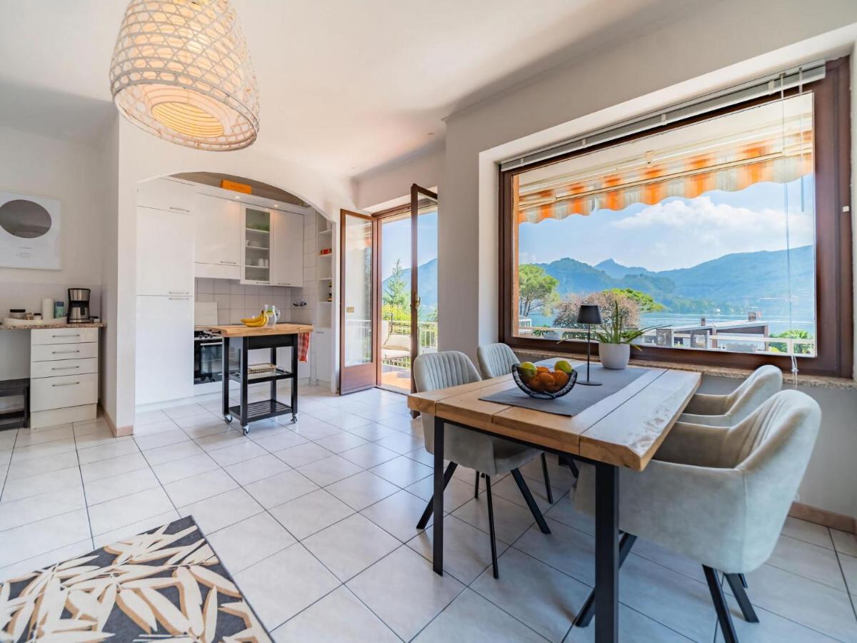 Tasteful apartment in Brusimpiano - Housity