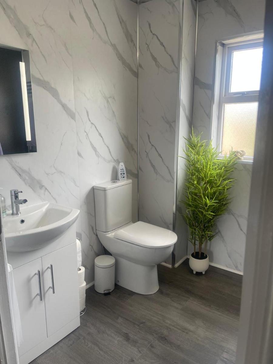 Belfast Grand Central Living 5 Minutes Walk From Grand Central Station - Housity