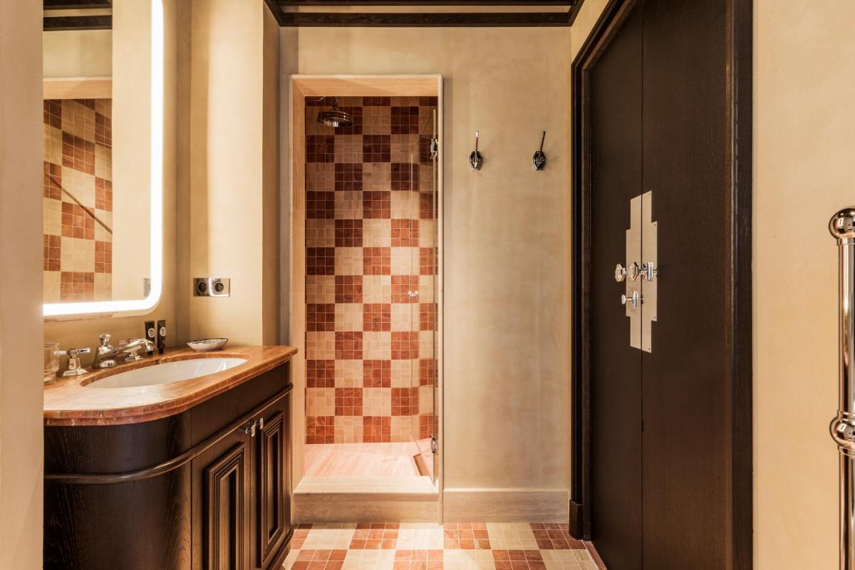 Salle de bains dans l'établissement Hotel Hana