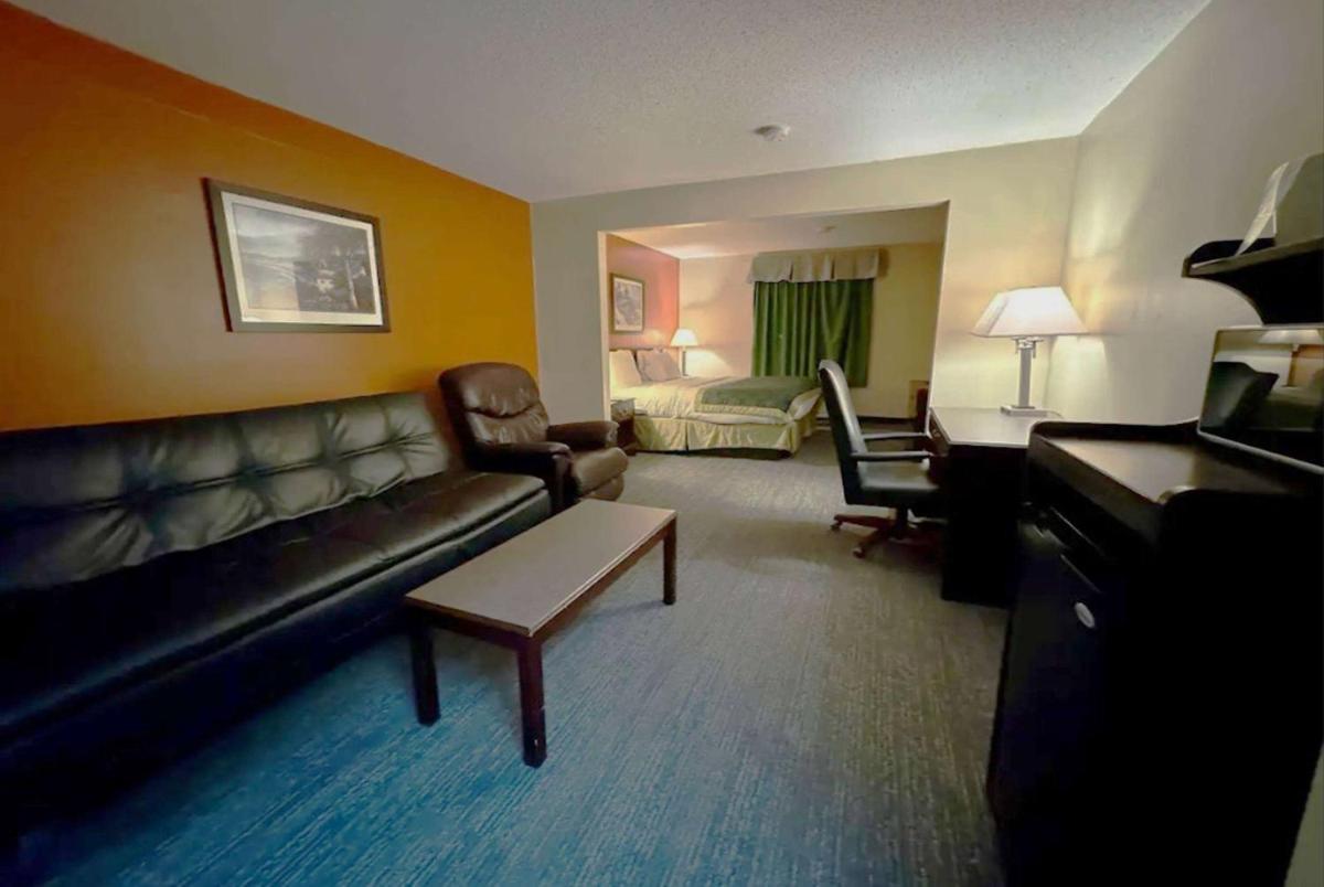 Baymont by Wyndham Mason - Housity