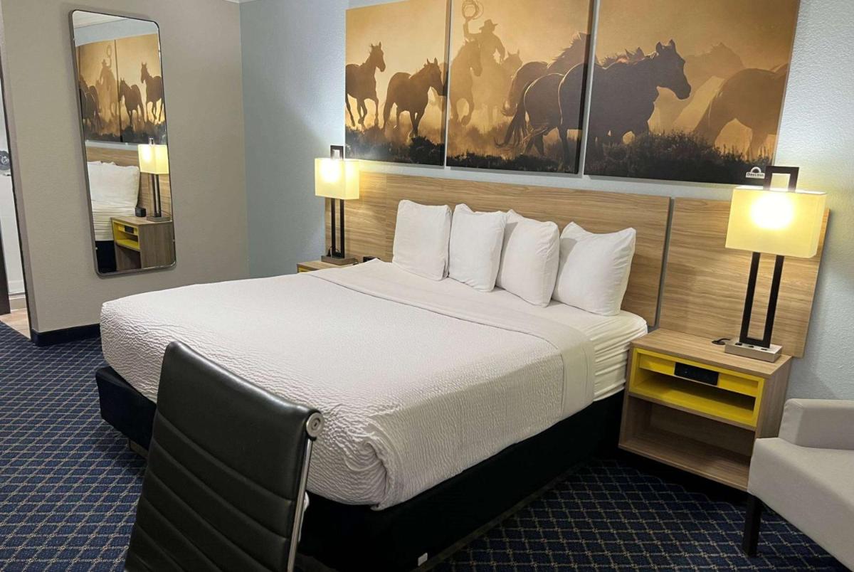 Days Inn by Wyndham Dalhart - Housity