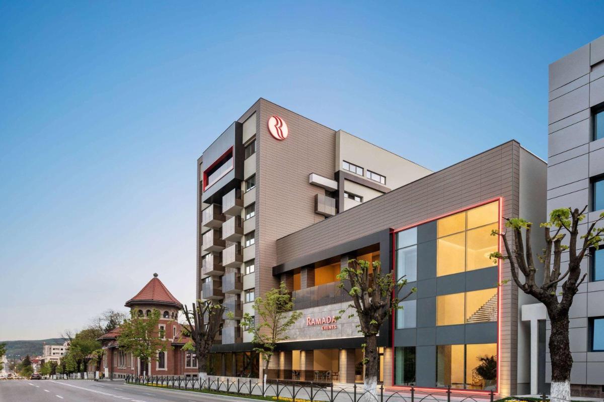 Ramada by Wyndham Ramnicu Valcea - Housity