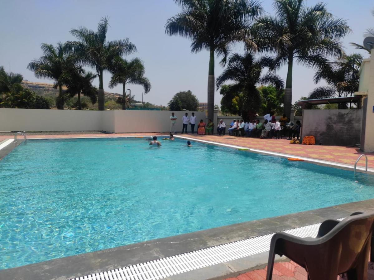 hotel 7 rays - Housity