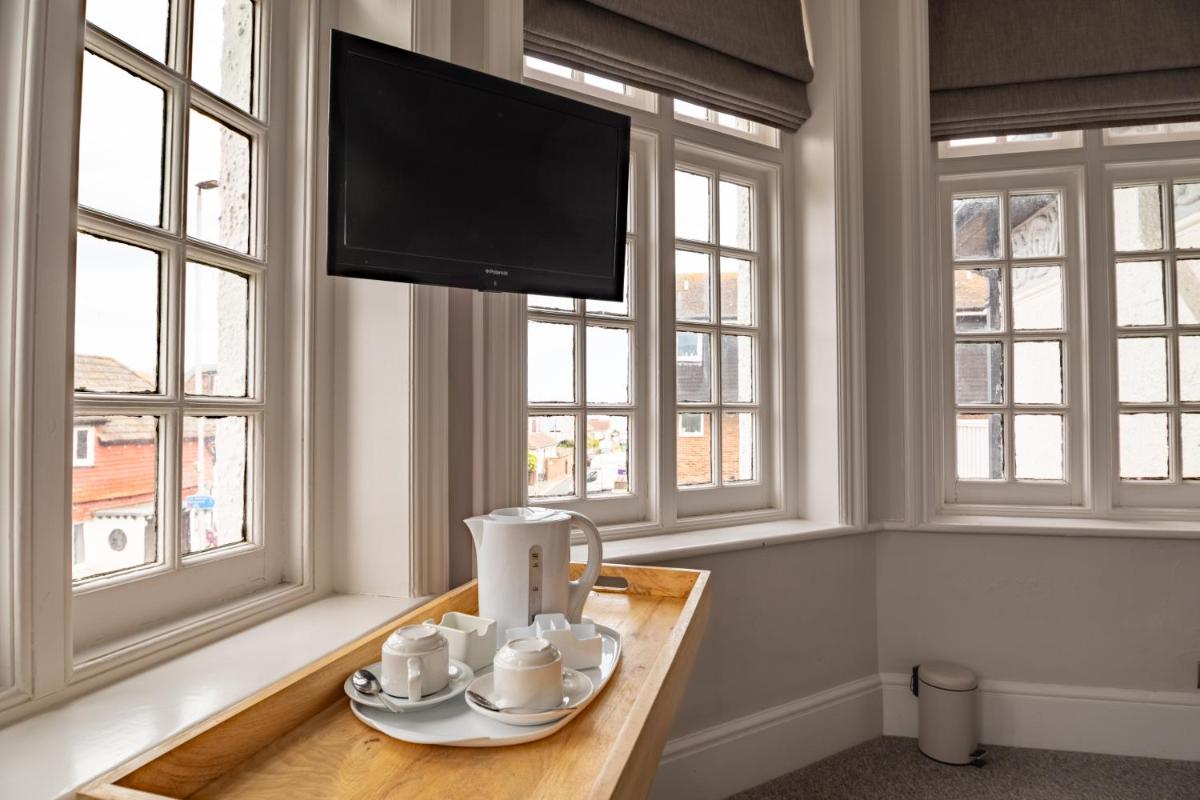 The Bay Hotel - Housity