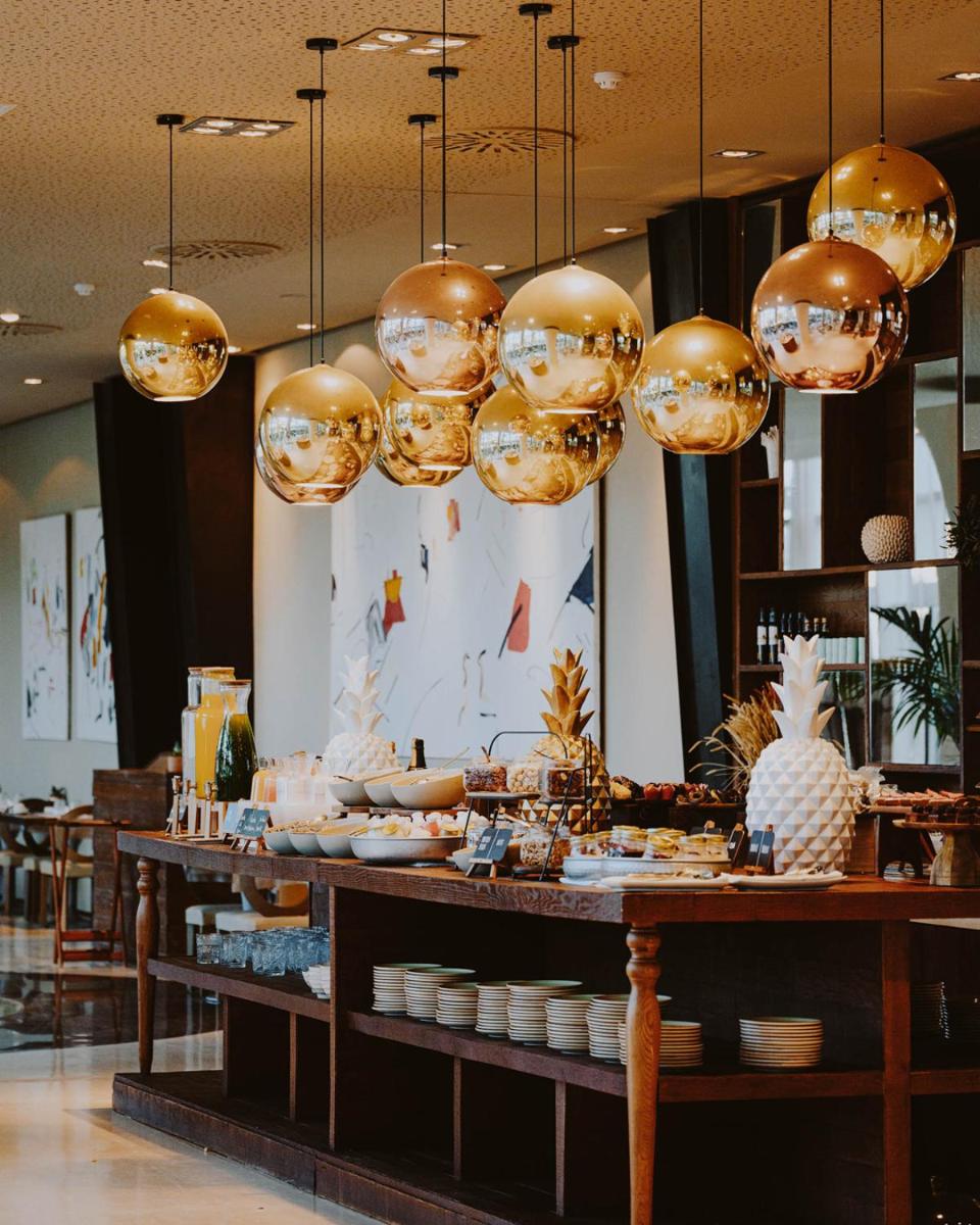 Comida en o cerca de este hotel