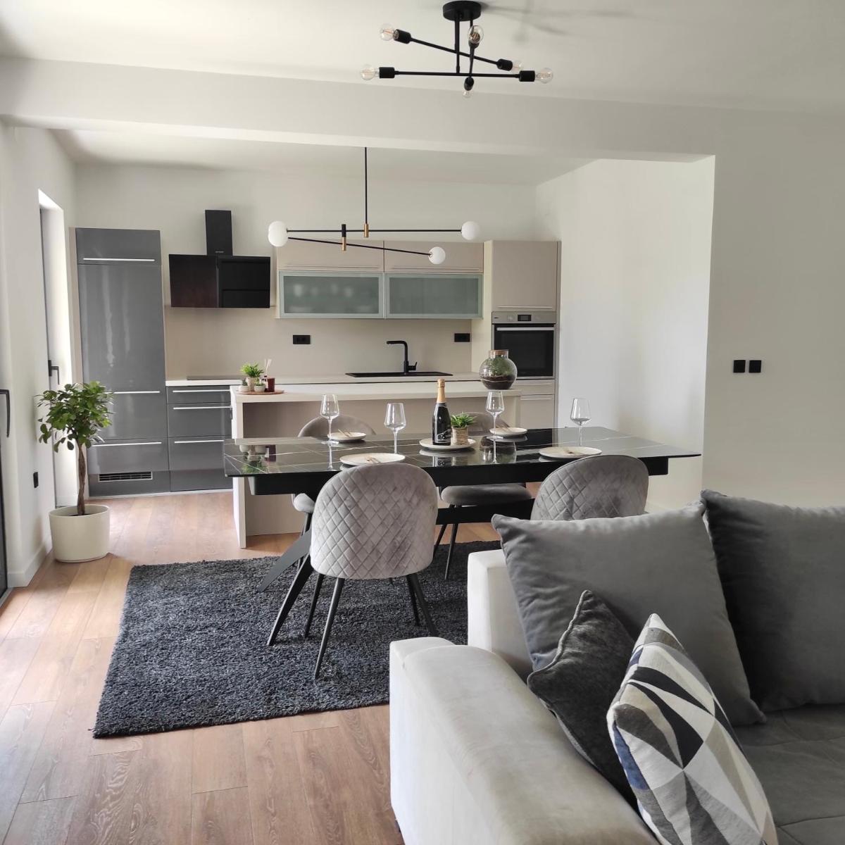 Holiday Home Mirela - Housity