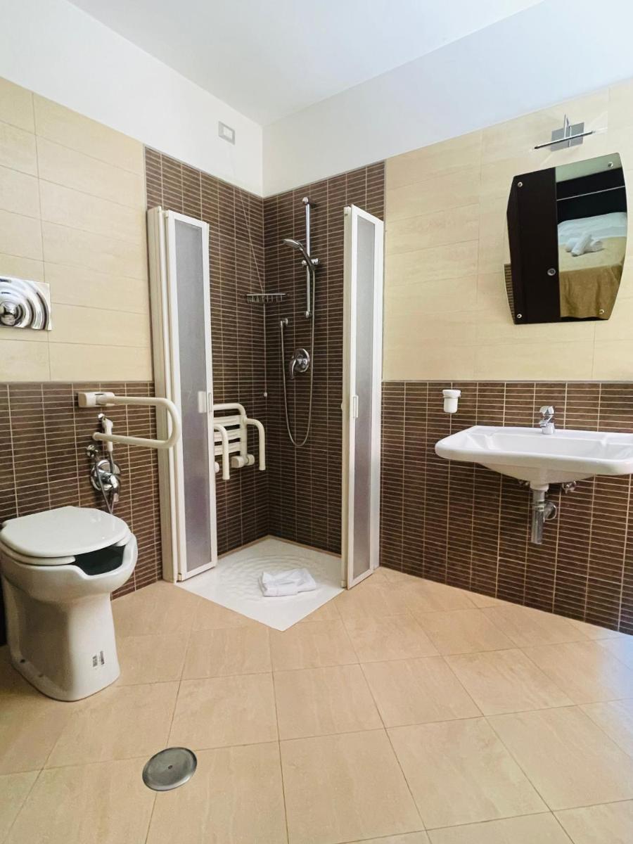 Villa Adriana Hotel - Housity