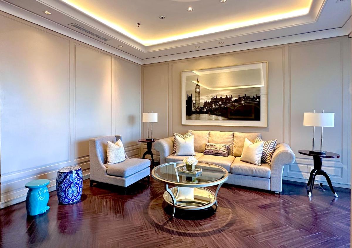 Sumptuous The Peak 2BR Apartment in Tunjungan Plaza 5 Surabaya City Centre by Le Ciel Hospitality - Hizvo