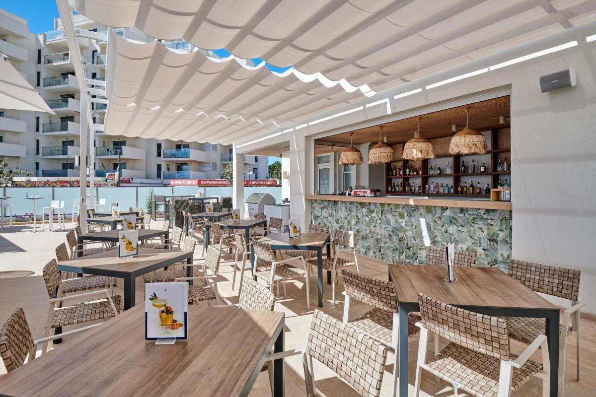 Un restaurante o sitio para comer en Hipotels Flamenco