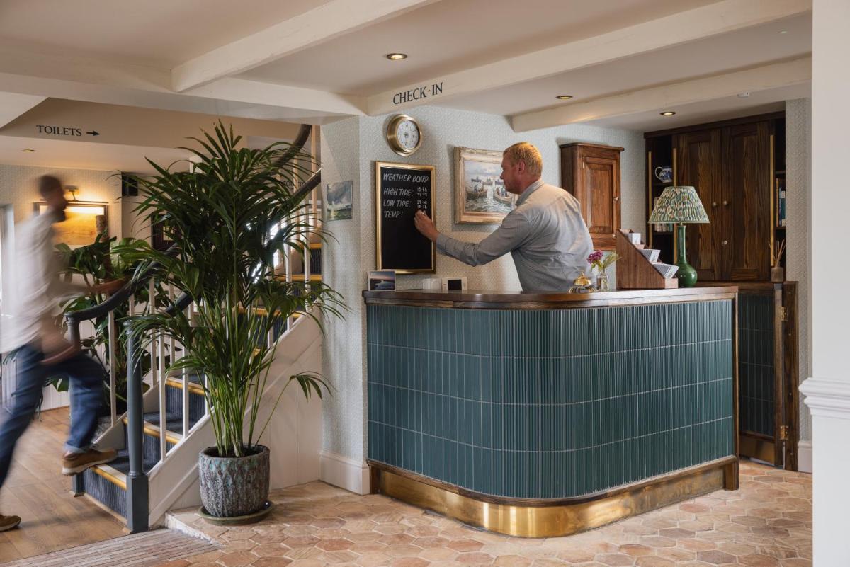 Pier House - Housity