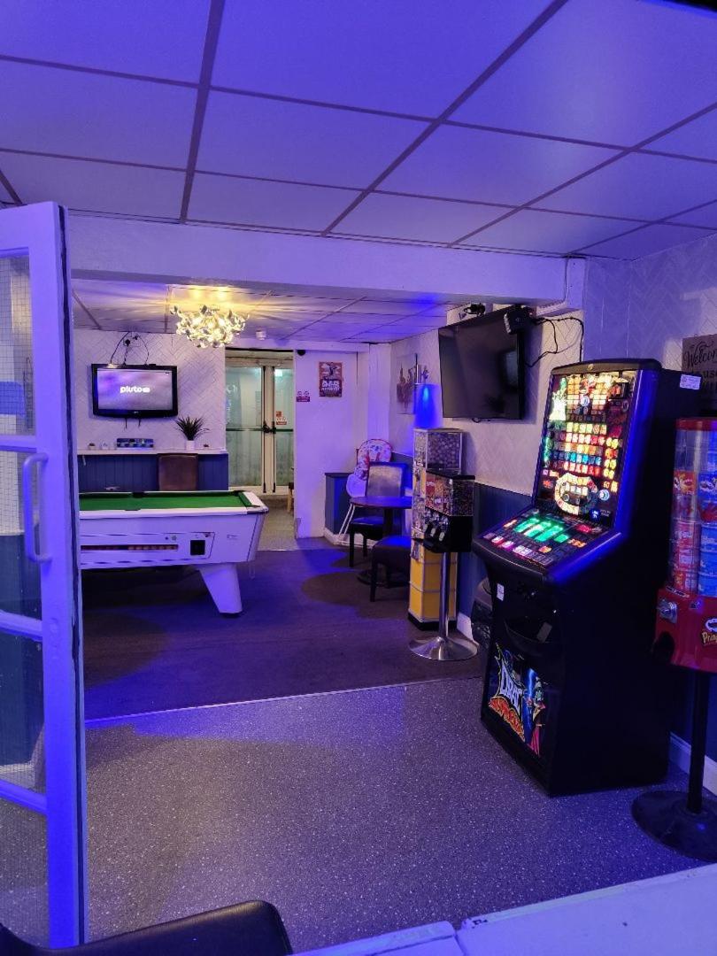 The Merlin Hotel - Housity