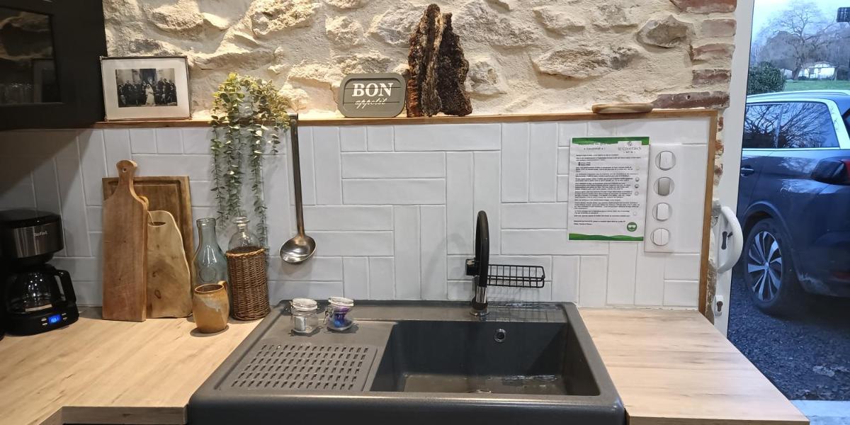 Gîte de Famille avec Jacuzzi, location longue ok - Housity