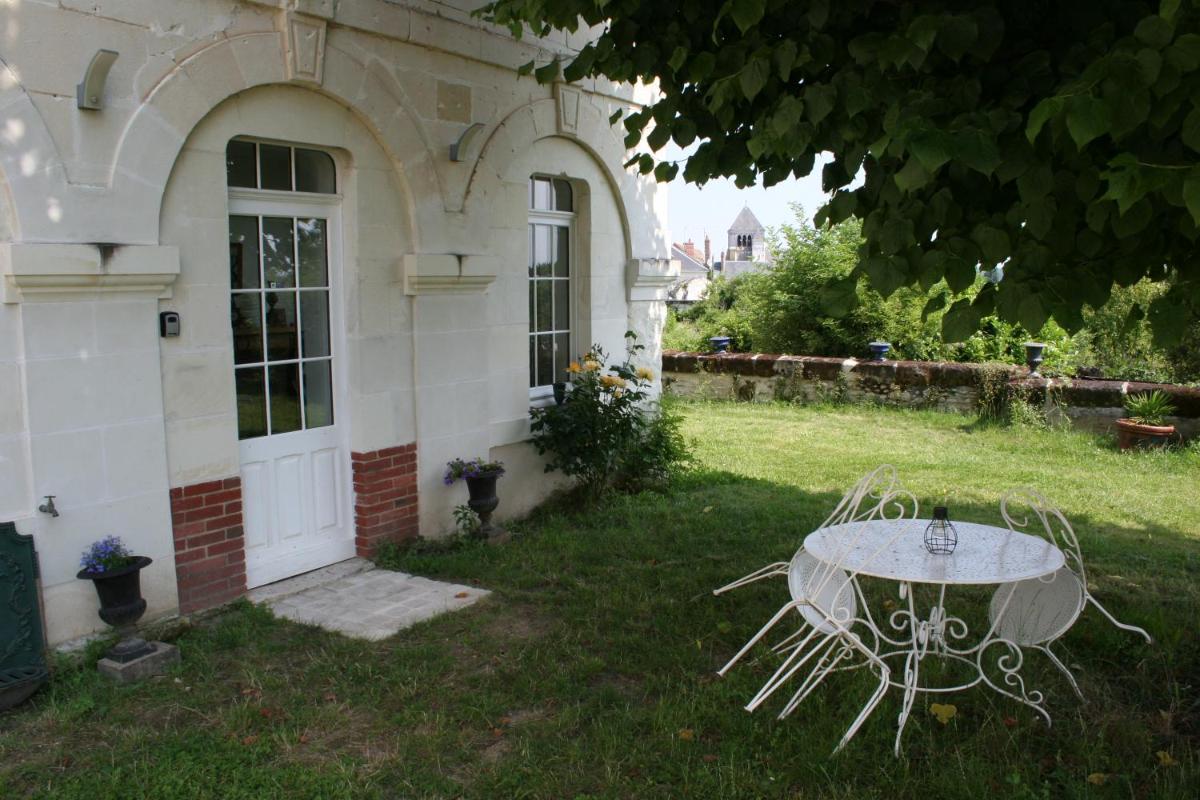 Charmant gite en rez-de-jardin - Housity