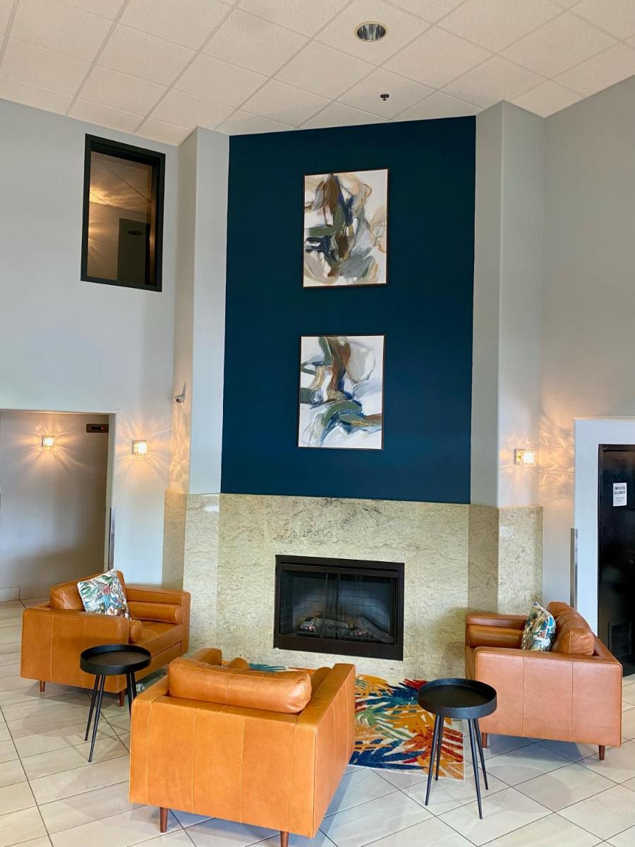 Super 8 by Wyndham Lachenaie/Terrebonne - Housity