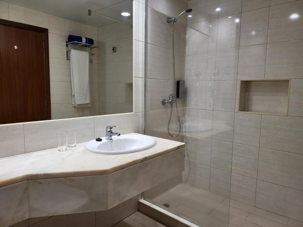Uma casa de banho em Hotel Cais da Oliveira