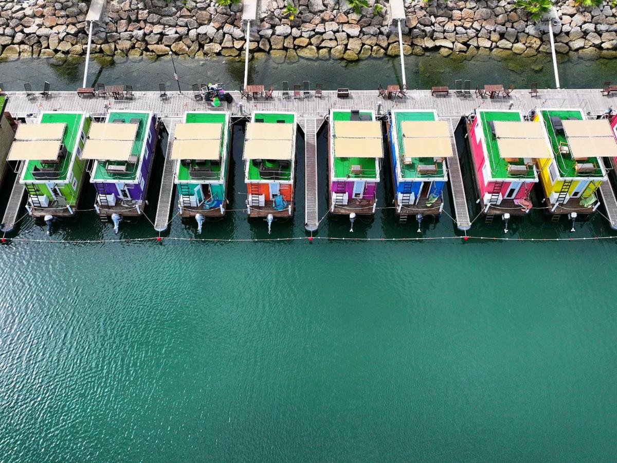 Boat Haus - Casas Flotantes frente a Gibraltar - Housity
