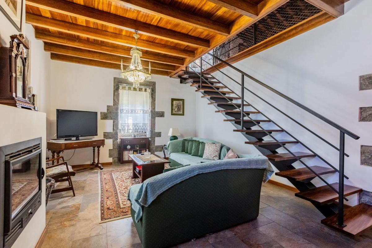 Charming green country house - Housity