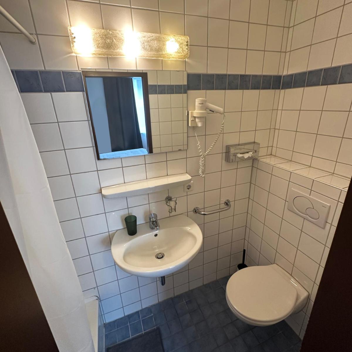 Benztown Hotel Gästehaus - Hizvo