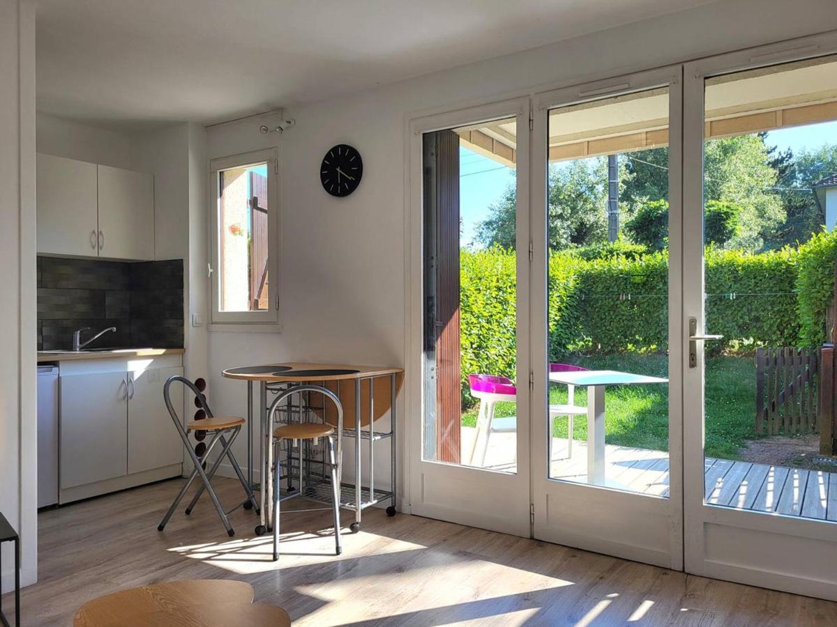 Studio cosy avec terrasse, jardinet privatif et parking, à 200m de la plage de Merville-Franceville - FR-1-788-23 - Housity