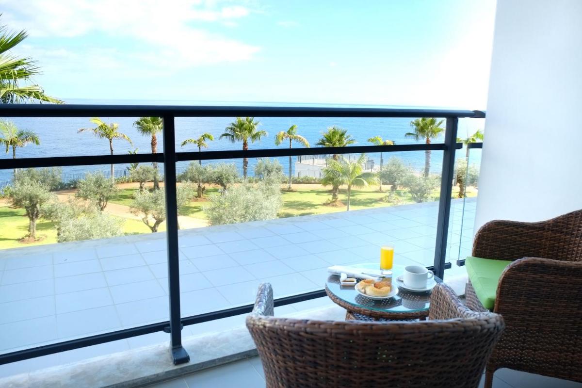 Uma varanda ou terraço em VidaMar Resort Hotel Madeira