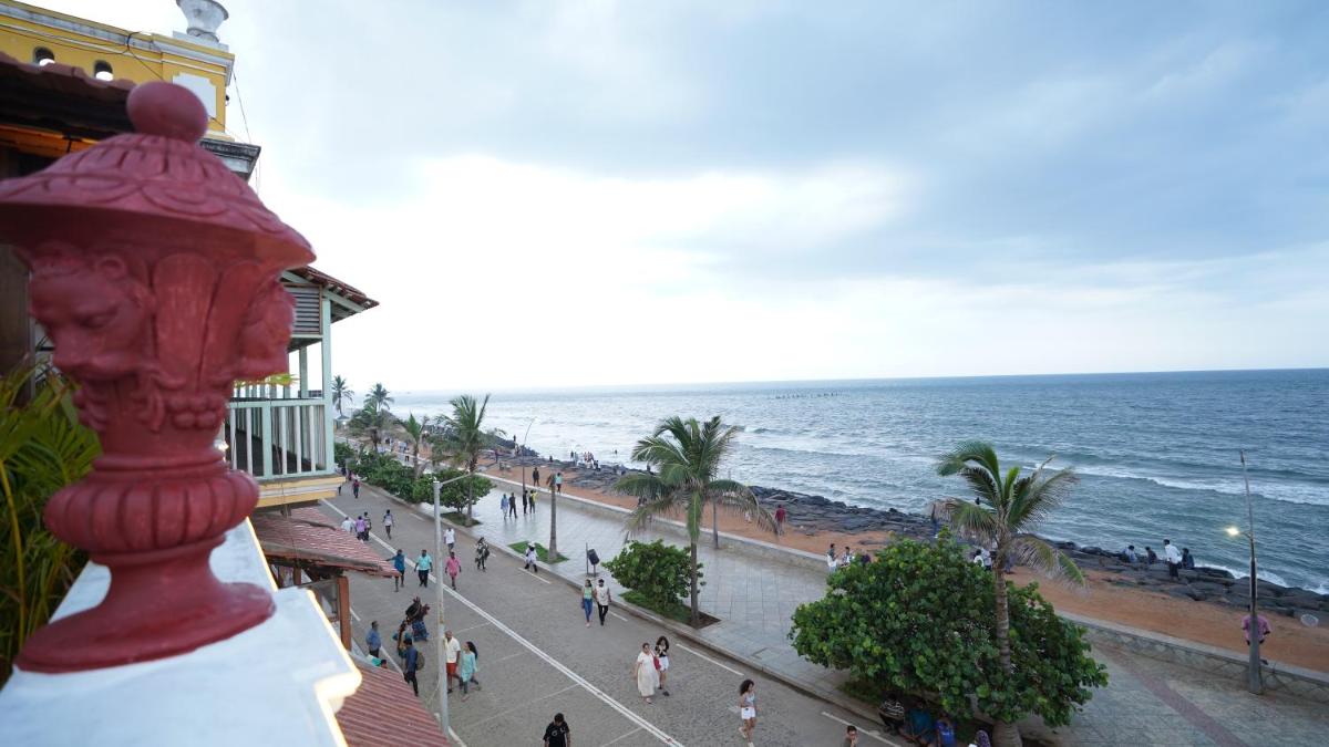 La Plage Seaview Suites - Housity